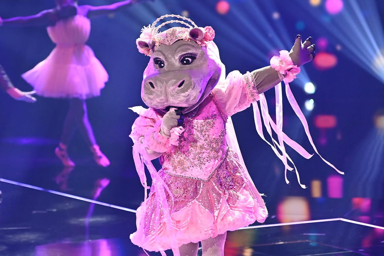 "The Masked Singer": Welcher Promi steckt wohl im Nilpferd-Kostüm?