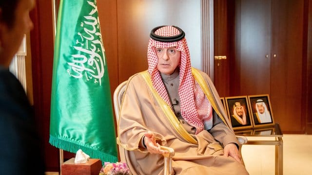 Adel al-Dschubair, Staatsminister für Auswärtiges von Saudi Arabien, spricht bei einem Interview. Adel al-Dschubair, Staatsminister für Auswärtiges von Saudi Arabien, spricht bei einem Interview.