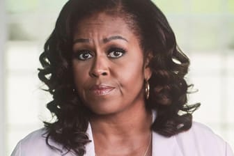 Michelle Obama: Die Ehefrau des Ex-Präsidenten Barack Obama spricht offen über ihre damalige Amtsübergabe.