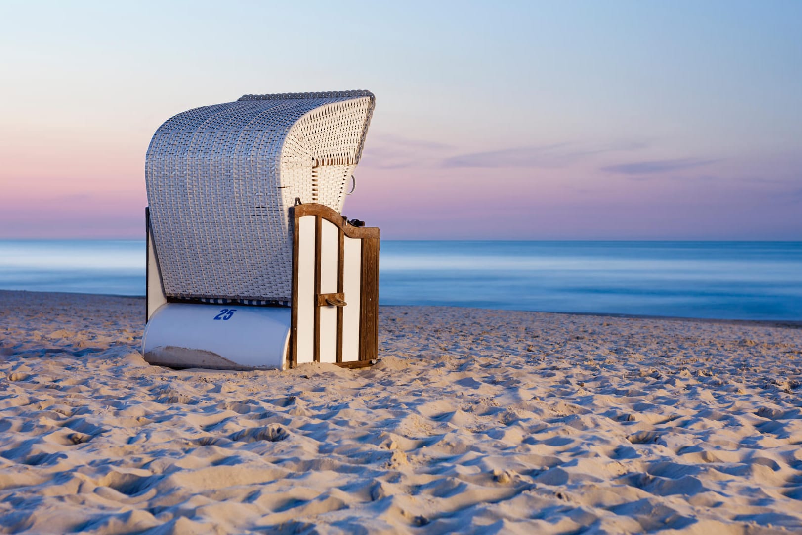 Urlaub am Meer: Viele Arbeitnehmer fragen sich, ob man den Urlaub im Jahr 2020 für das Folgejahr aufsparen kann.