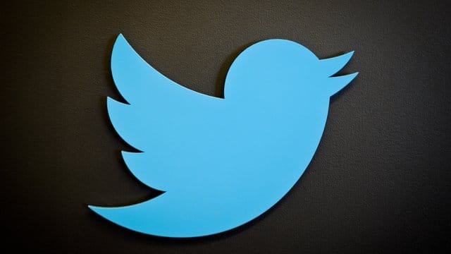 Twitter experimentiert über seine klassischen Formate wie die inzwischen 280 langen Textbeiträge hinaus unter anderem auch mit gesprochenen Tweets und Sprach-Direktnachrichten. Twitter experimentiert über seine klassischen Formate wie die inzwischen 280 langen Textbeiträge hinaus unter anderem auch mit gesprochenen Tweets und Sprach-Direktnachrichten.