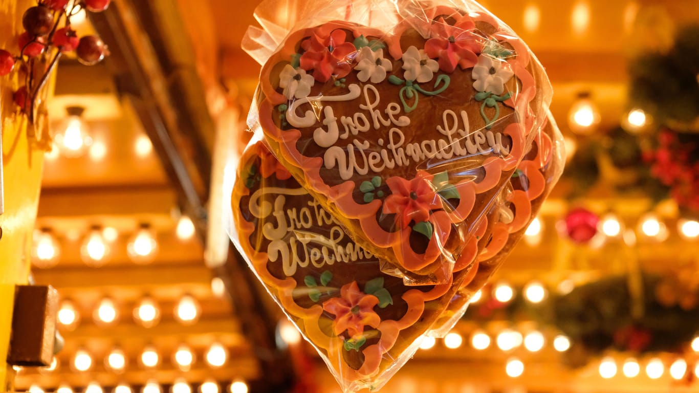 Lebkuchen an einem Stand (Symbolbild): Der geplante Weihnachtsmarkt findet in Düsseldorf nun doch nicht statt.