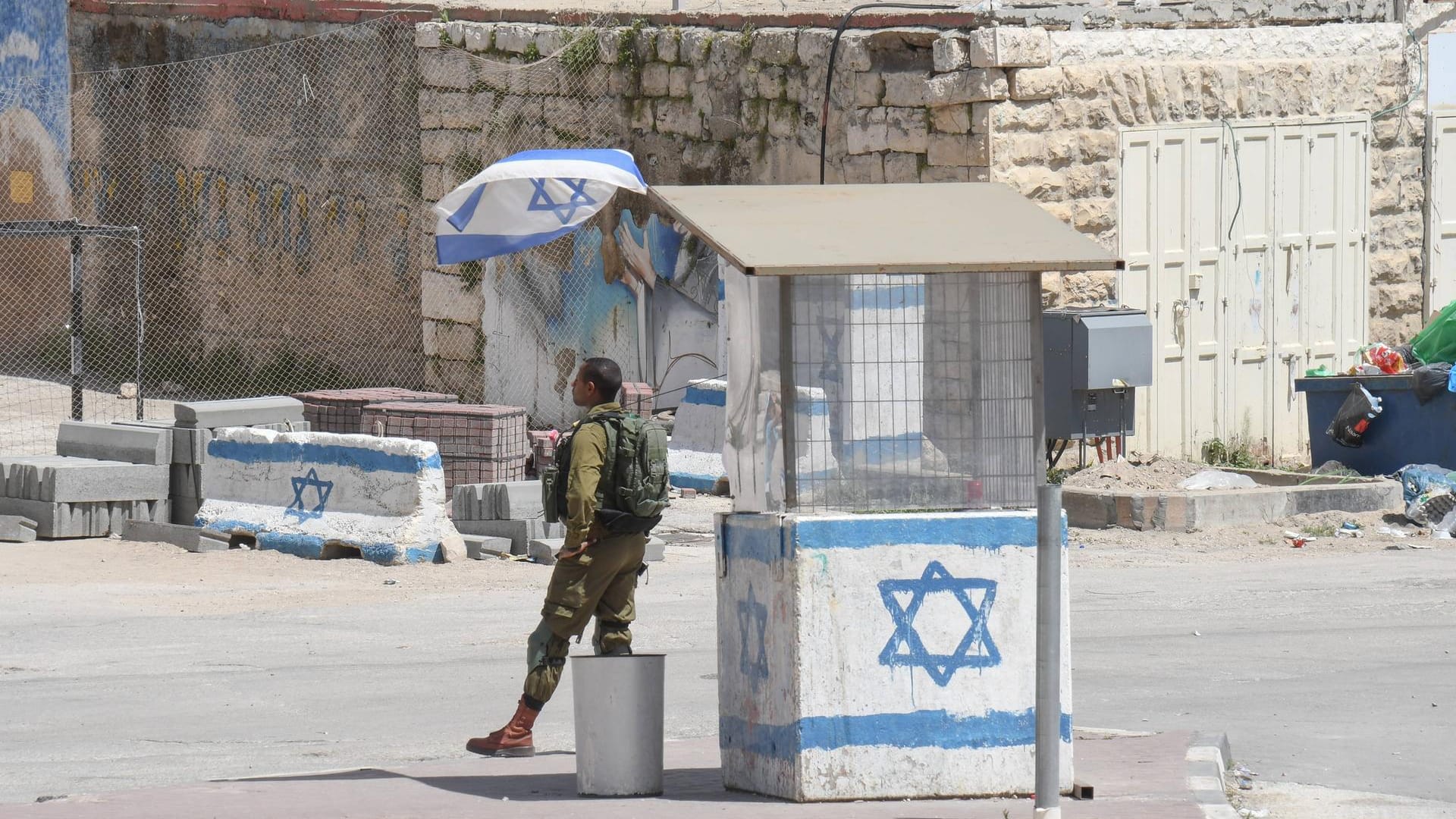 Israelische Kontrollstelle in Hebron im Westjordanland/Palästina: Hebron ist für Muslime wie Juden sehr bedeutend.