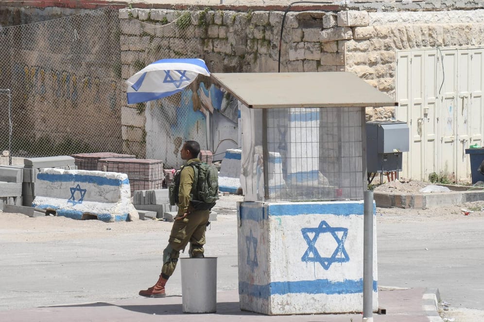 Israelische Kontrollstelle in Hebron im Westjordanland/Palästina: Hebron ist für Muslime wie Juden sehr bedeutend.