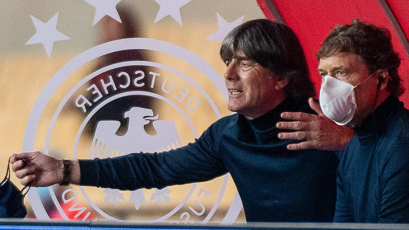 Joachim Löw: Der Bundestrainer fand gegen Spanien kein Mittel.