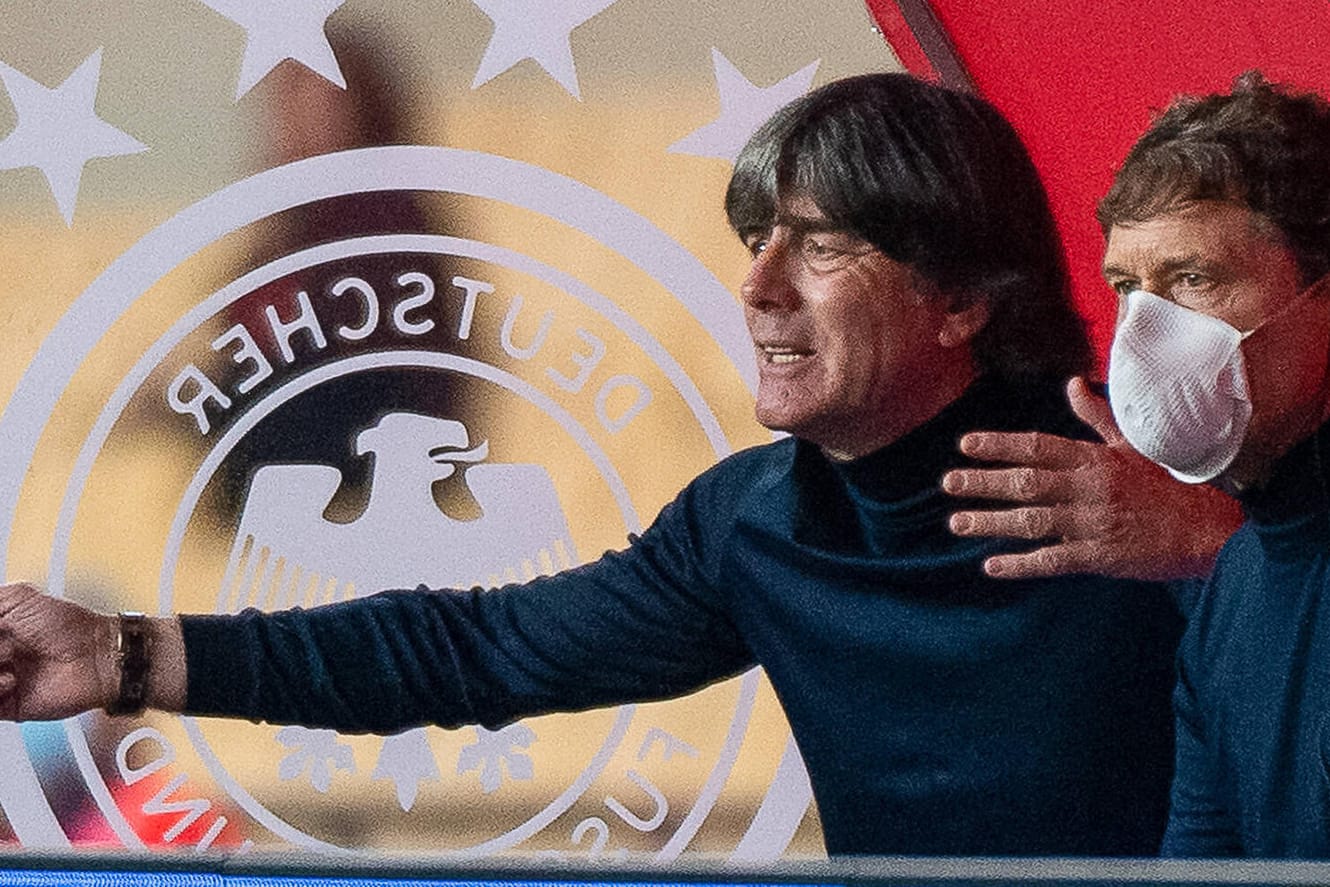 Joachim Löw: Der Bundestrainer fand gegen Spanien kein Mittel.