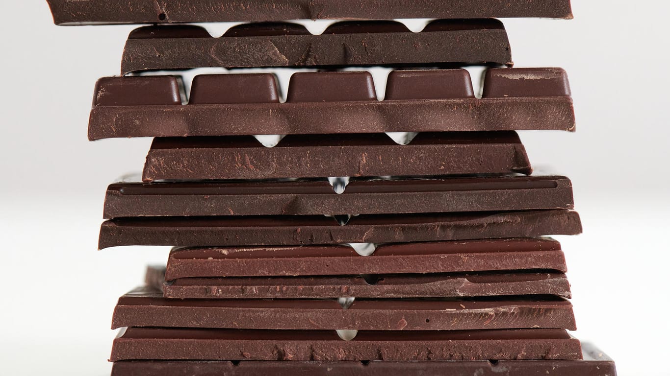 Dunkle Schokolade: Ihr Zuckergehalt ist niedriger als bei Vollmilchschokolade.