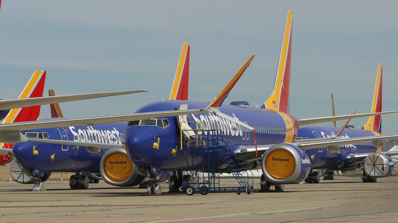 Parkende Boeing 737 Max (Symbolbild): Der Flieger wird wieder zugelassen.