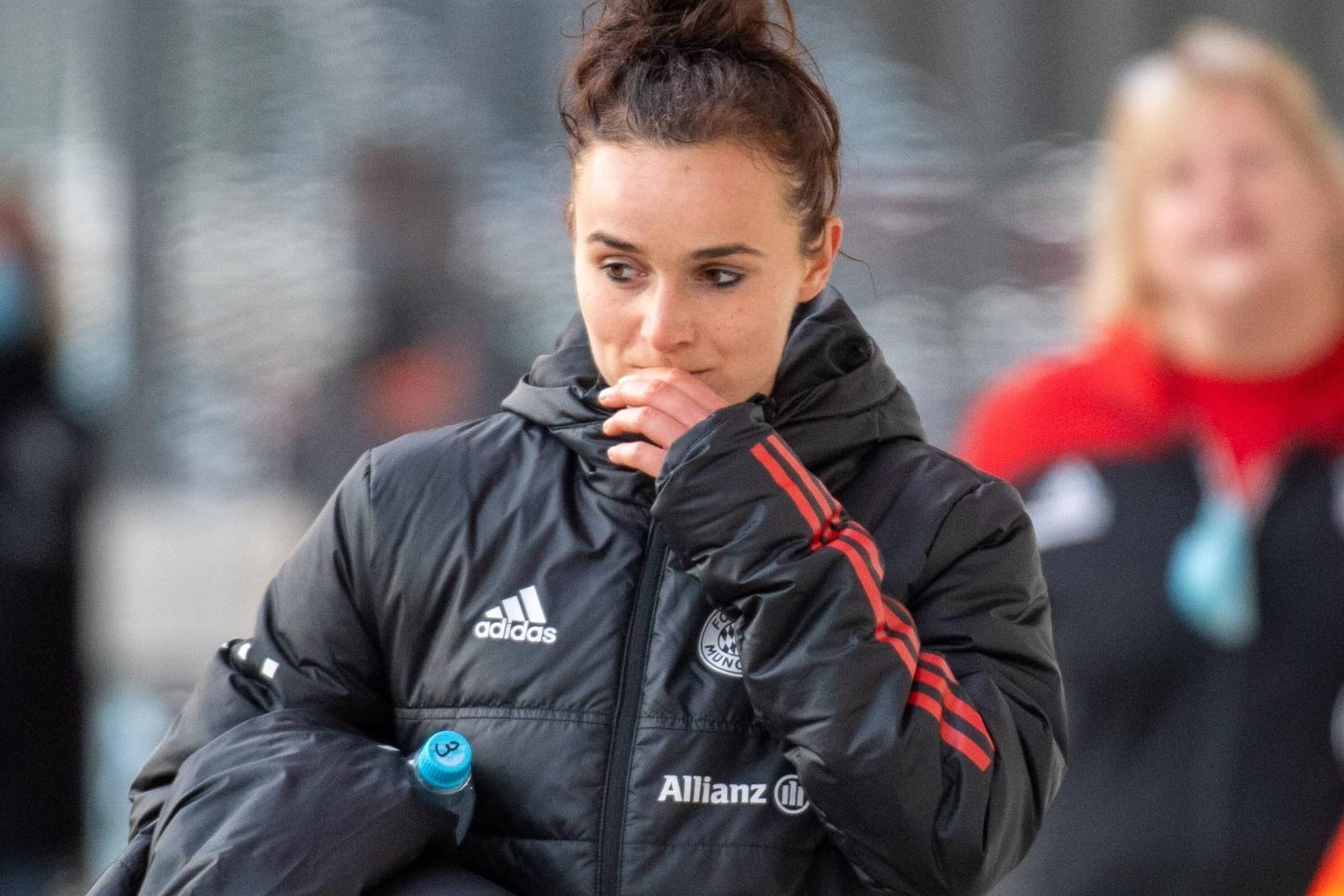 Kann mit ihrer Mannschaft nicht gegen Leverkusen antreten: Bayern-Kapitänin Lina Magull.