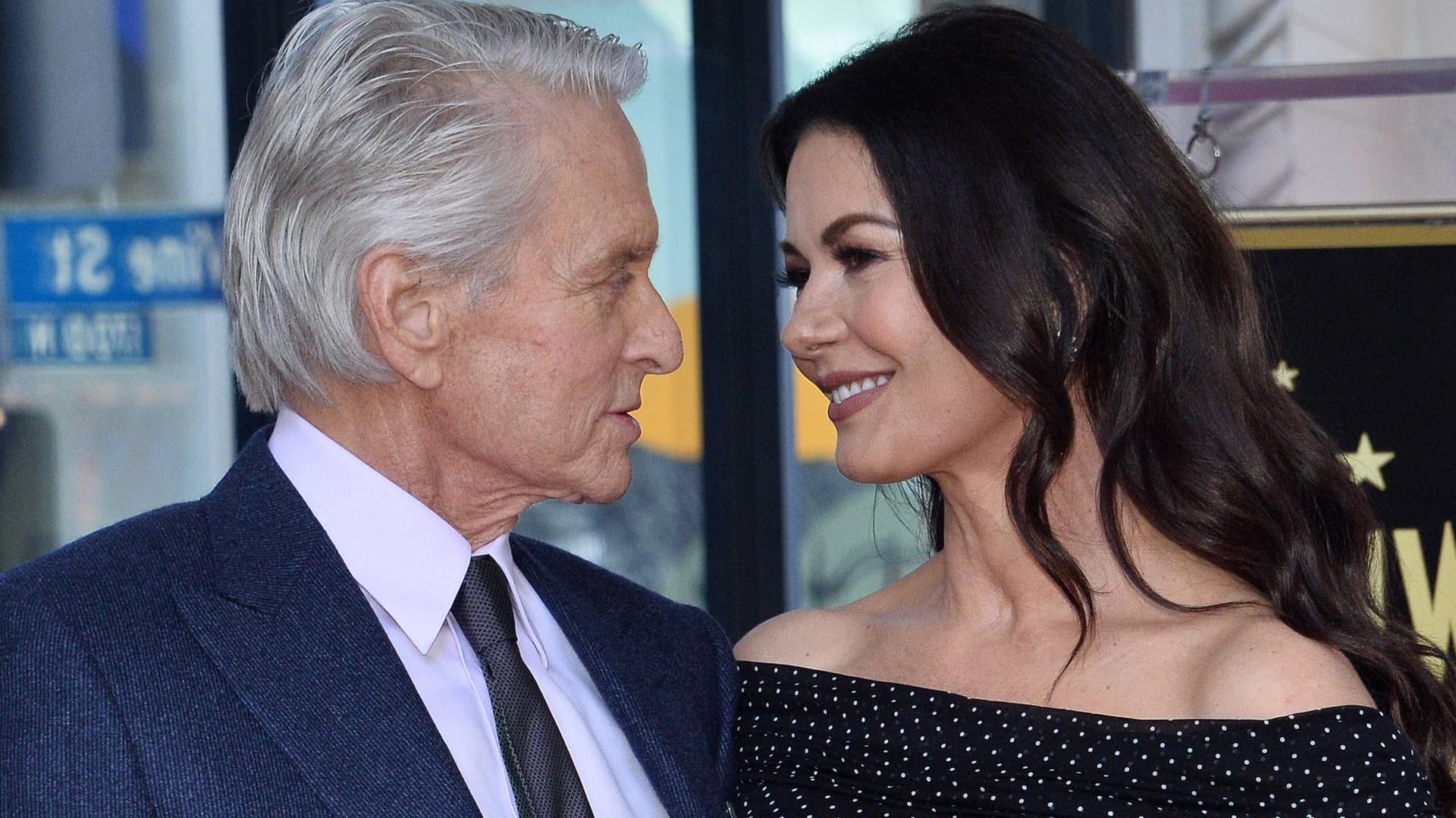 Michael Douglas und Catherine Zeta-Jones: Seit 20 Jahren sind die beiden Hollywood-Stars verheiratet. Michael Douglas und Catherine Zeta-Jones: Seit 20 Jahren sind die beiden Hollywood-Stars verheiratet.