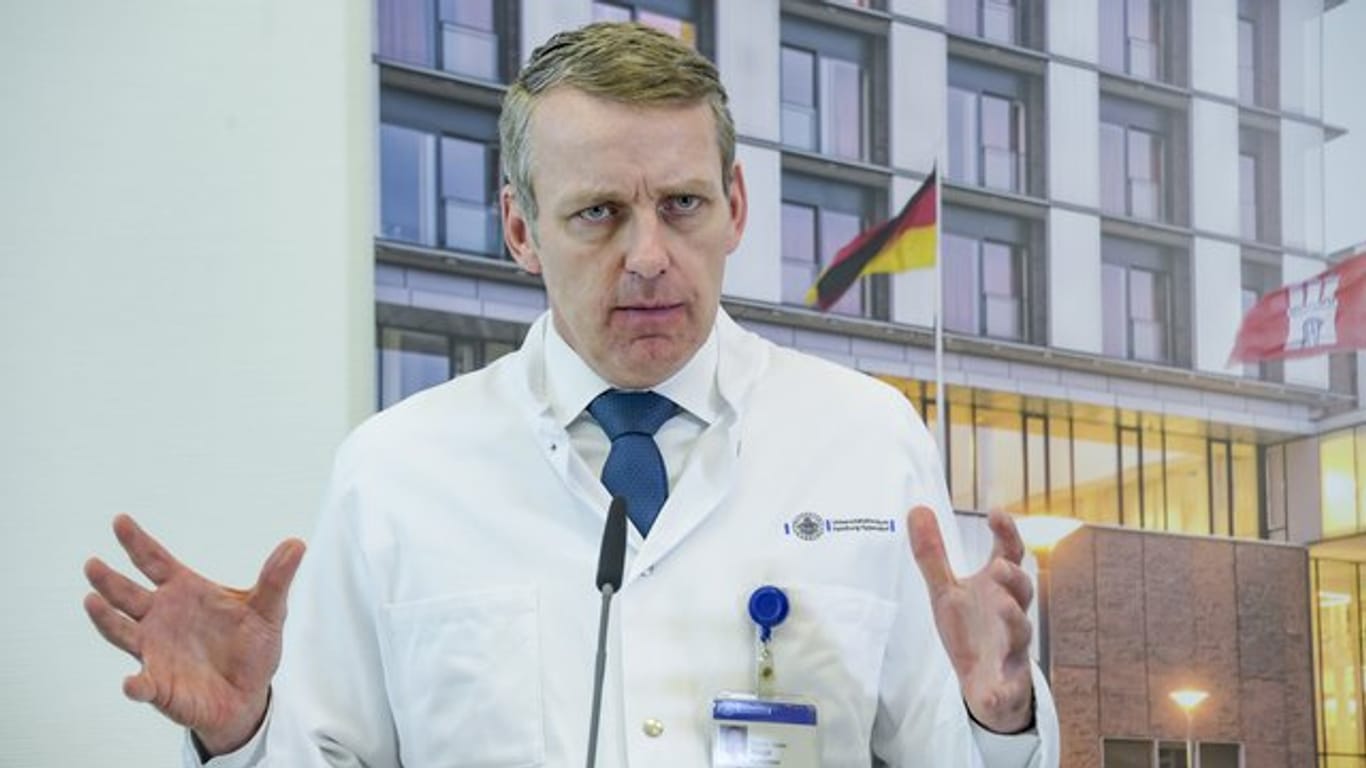 Stefan Kluge, Direktor der UKE-Intensivmedizin: Der Mediziner sieht bei der Entwicklung der aktuellen Zahlen "kleine positive Signale".