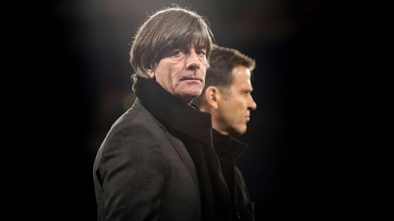 Joachim Löw (Archivfoto): Der Bundestrainer steht unter Druck.