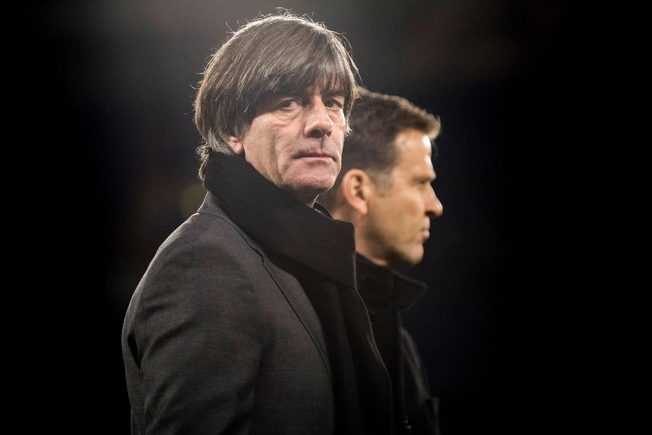 Joachim Löw (Archivfoto): Der Bundestrainer steht unter Druck.