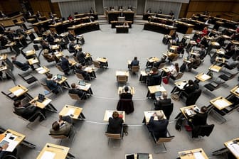 Eine Sitzung im Berliner Abgeordnetenhaus (Archivbild). Das Parlament hat der geplanten Erhöhung des Rundfunkbeitrags zugestimmt.