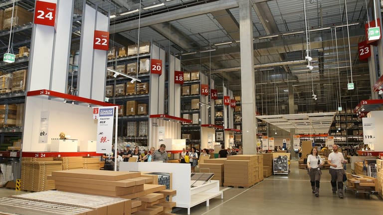 Verkaufsfläche in einem Ikea-Einrichtungshaus: Sieht die Zukunft für den Konzern anders aus?
