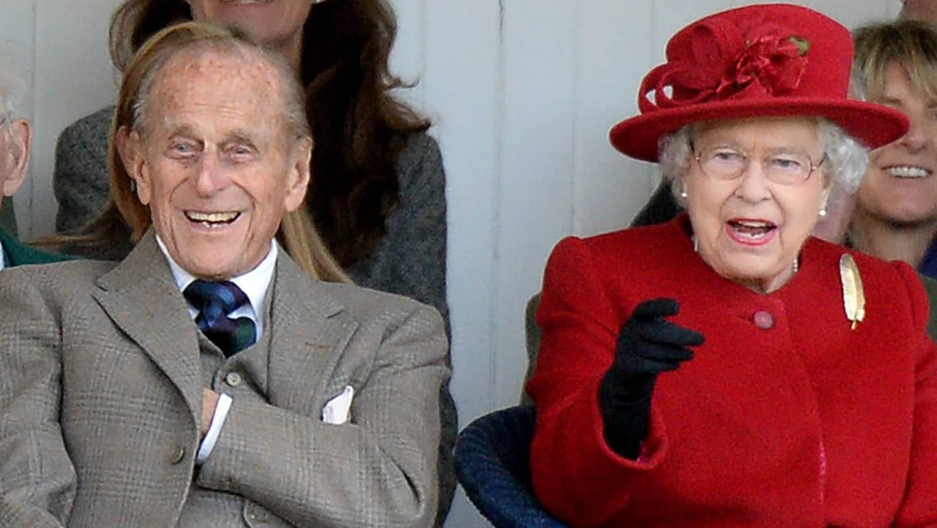 73 Jahre verheiratet: Queen Elizabeth und Prinz Philip im Jahr 2015 bei den Braemar Games in Schottland.