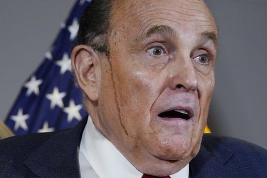 Schweißgebadet: Rudy Giuliani.