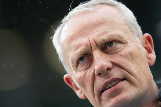 Hat eine klare Meinung zu Verschwörungstheorien: Freiburg-Coach Christian Streich.