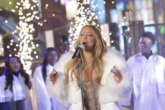Mariah Carey stimmt so früh wie noch nie mit ihrem Song "All I Want For Christmas Is You" auf Weihnachten ein.