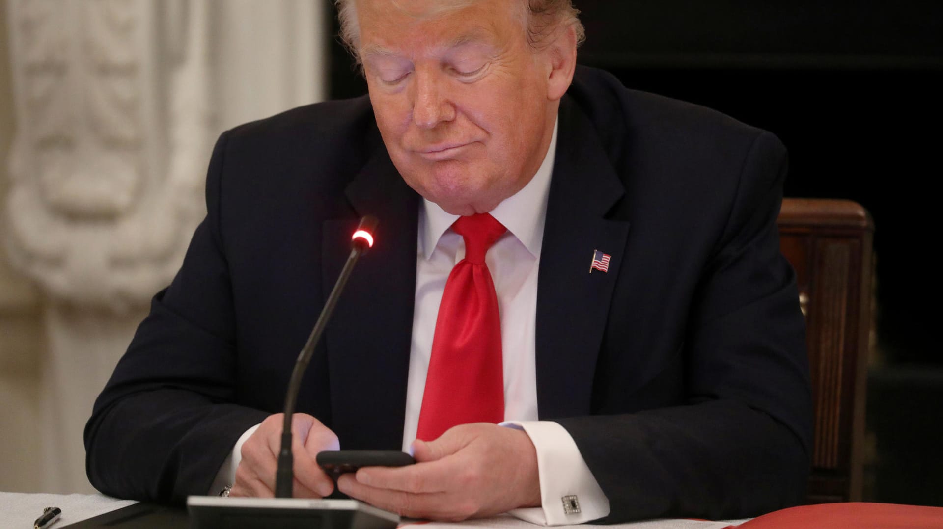 Donald Trump (Archivbild): Auf Twitter hält der US-Präsident seine Anhänger bei Laune. Donald Trump (Archivbild): Auf Twitter hält der US-Präsident seine Anhänger bei Laune.