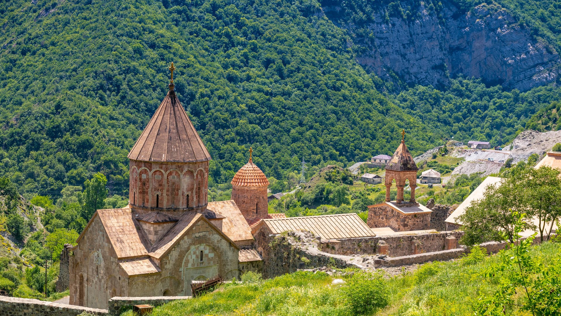 Das Kloster Dadivank: Ein Geschenk an alle Christen, nennt es Pater Hovhannes.