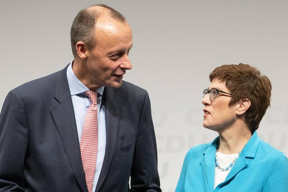 Friedrich Merz und Annegret Kramp-Karrenbauer (Archivbild): Die CDU-Chefin beklagt sich über den Ton im Wettbewerb um ihre Nachfolge.