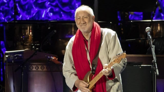 Pete Townshend hat den Roman "Das Zeitalter der Angst" geschrieben.