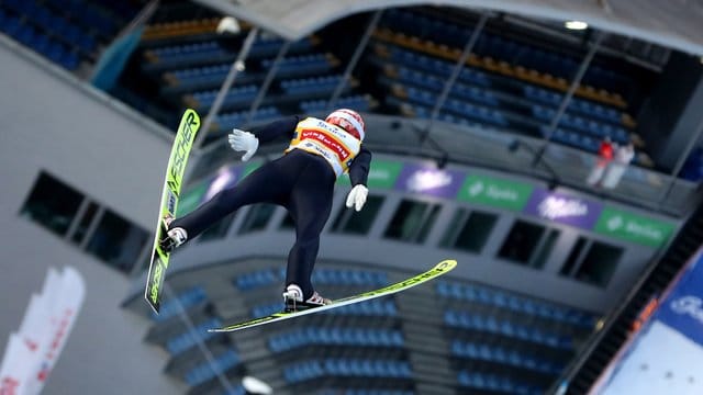 Wurde mit den deutschen Adlern im Teamspringen Zweite: Markus Eisenbichler in Aktion. Wurde mit den deutschen Adlern im Teamspringen Zweite: Markus Eisenbichler in Aktion.