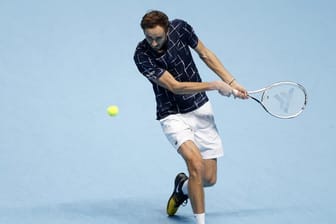 Daniil Medwedew im Halbfinale in Aktion gegen Rafael Nadal.