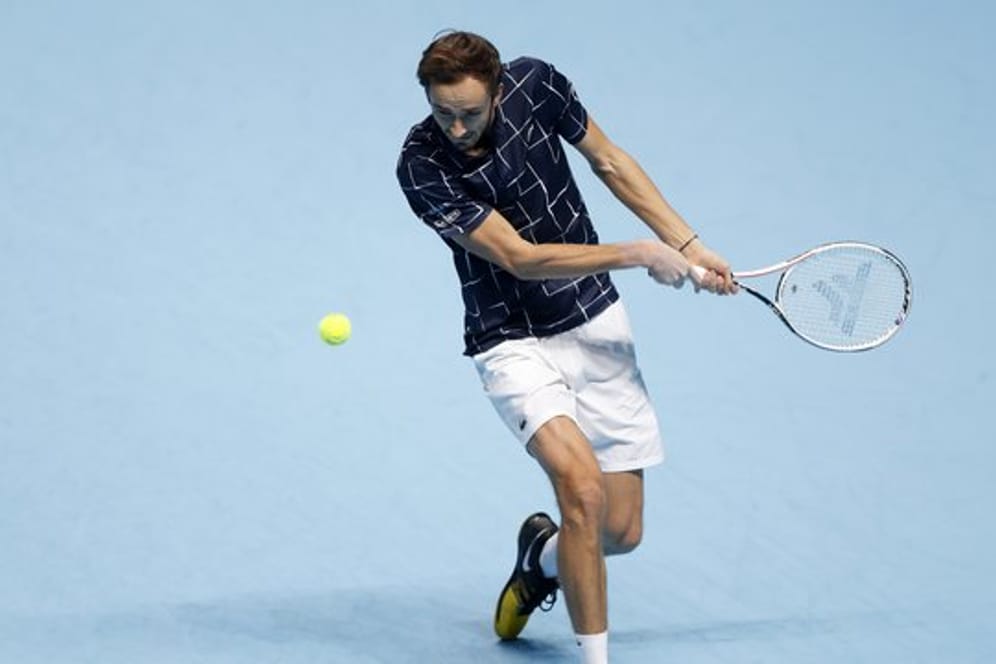 Daniil Medwedew im Halbfinale in Aktion gegen Rafael Nadal.