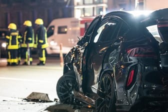Bei einer tödlichen Kollision in Frankfurt hat ein SUV mehrere Menschen erfasst.