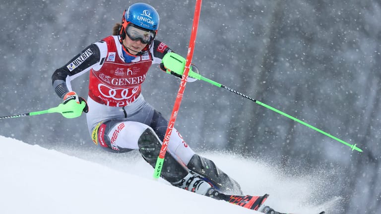 Ski Alpin: Petra Vlhová hat den ersten Durchlauf vor Mikaela Shiffrin gewonnen.