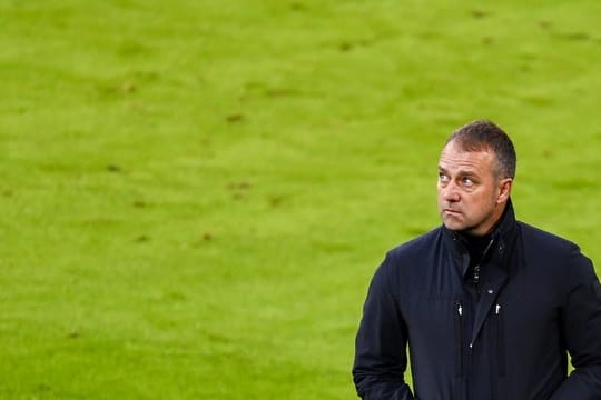 Bayern-Trainer Hansi Flick macht sich für seine Spieler stark.