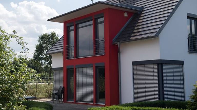 Das Anbringen eines zusätzlichen Giebels oder einer Gaube kostet zwischen 10 000 und 20 000 Euro.