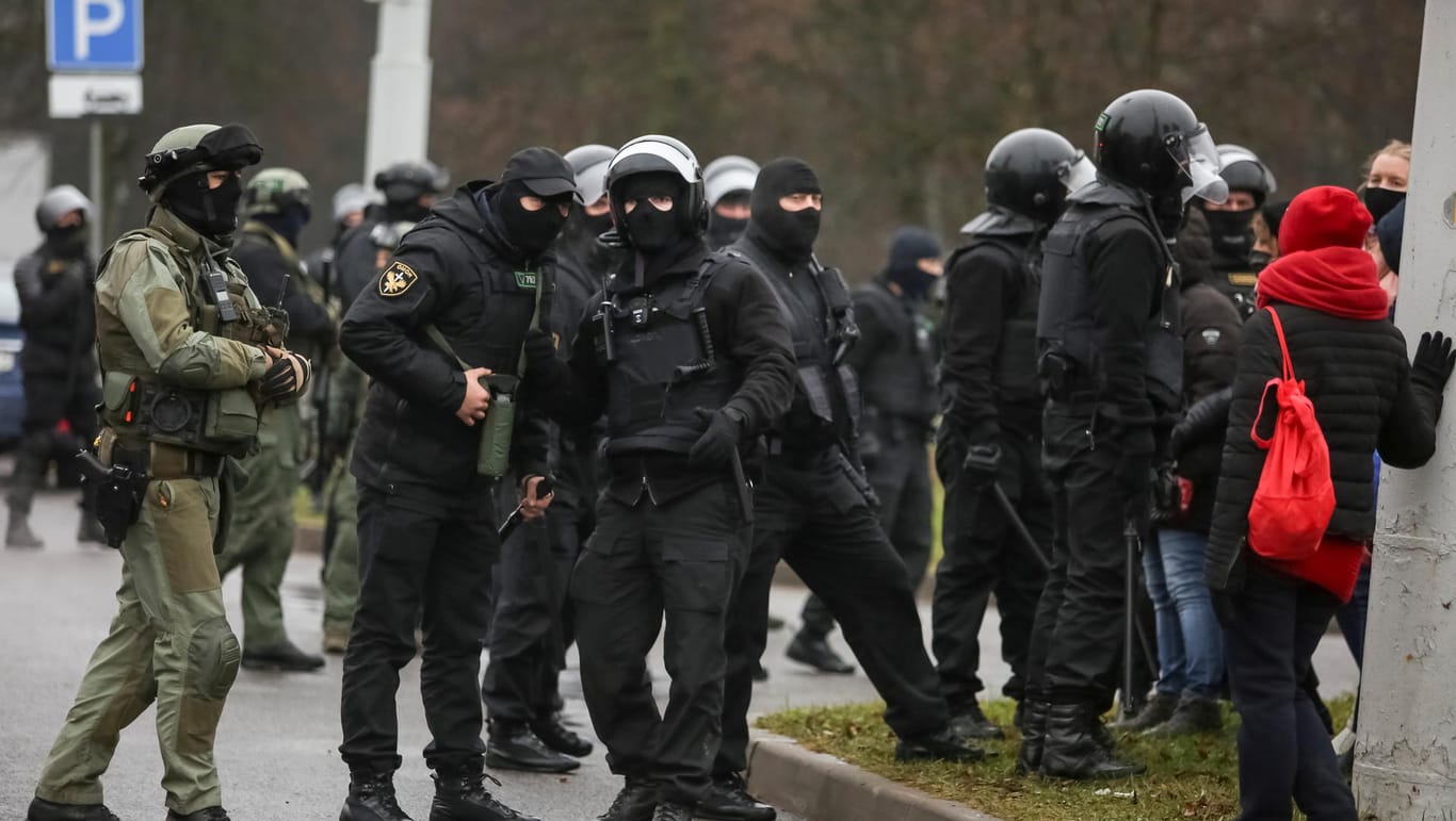 Sicherheitskräfte in Minsk: Schon bei vergangenen Protesten kam es zu Gewalt gegen friedliche Demonstranten.