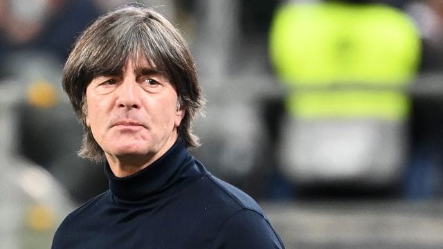 Bundestrainer Joachim Löw steht nach der 0:6-Pleite gegen Spanien in der Kritik.