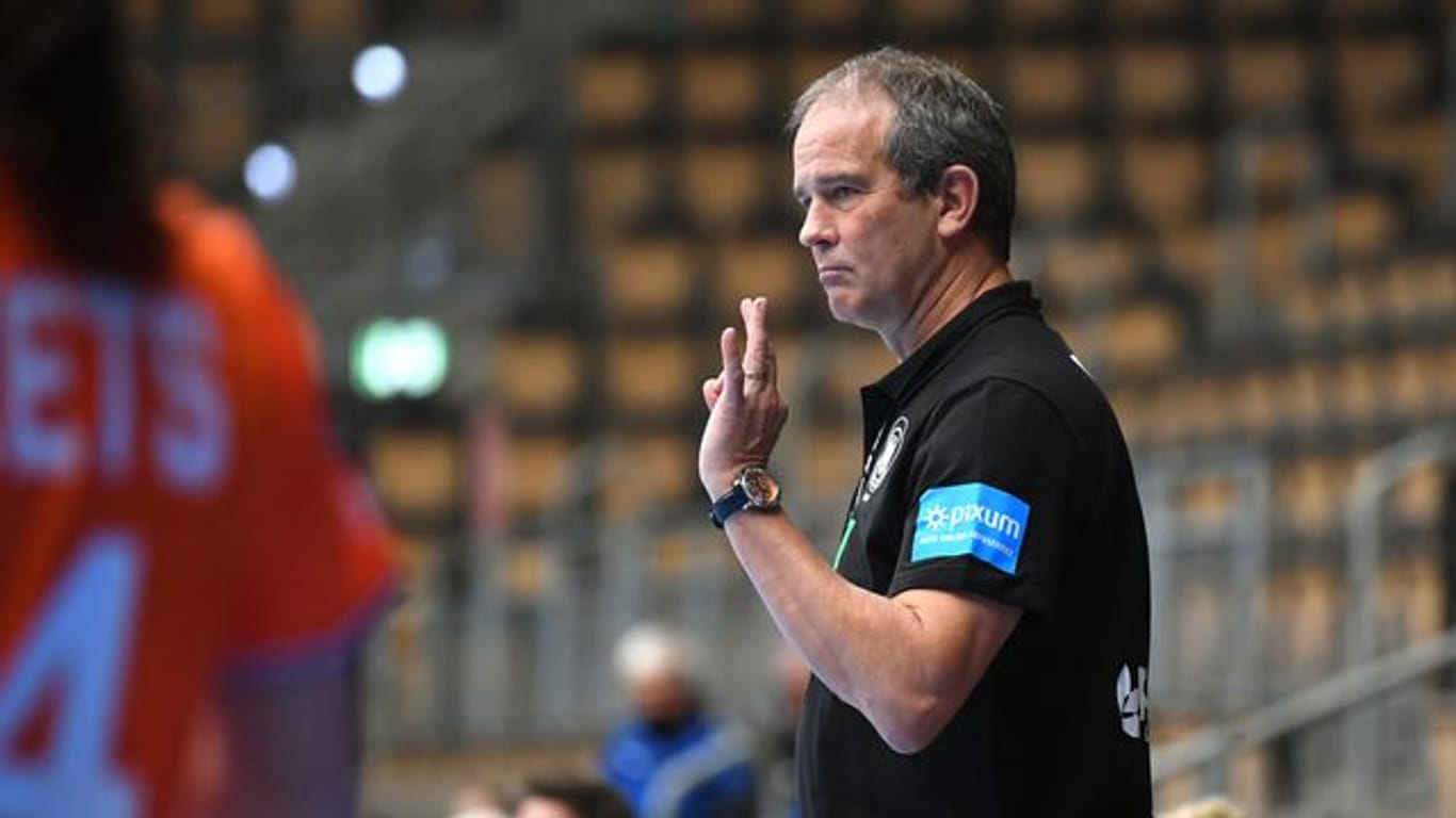 Henk Groener ist der Trainer der deutschen Handballerinnen.