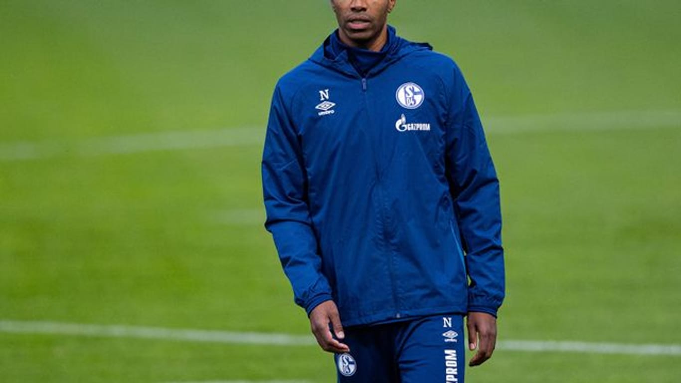 Schalkes Co-Trainer Naldo soll Training mit Vedad Ibisevic Streit aneinandergeraten sein.
