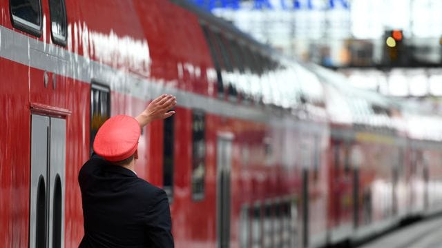 Gewerkschaft: Zugbegleiter sind keine "Masken-Sheriffs"