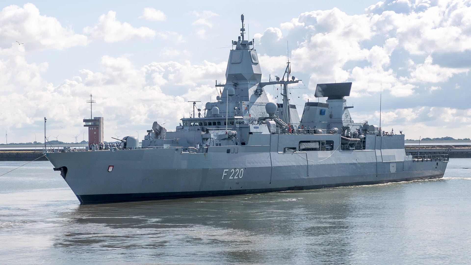 Fregatte "Hamburg": Die deutschen Soldaten wollten im Rahmen der EU-Mission Irini das türkische Frachtschiff auf Ladung kontrollieren, die gegen das Waffenembargo verstößt (Archivbild).