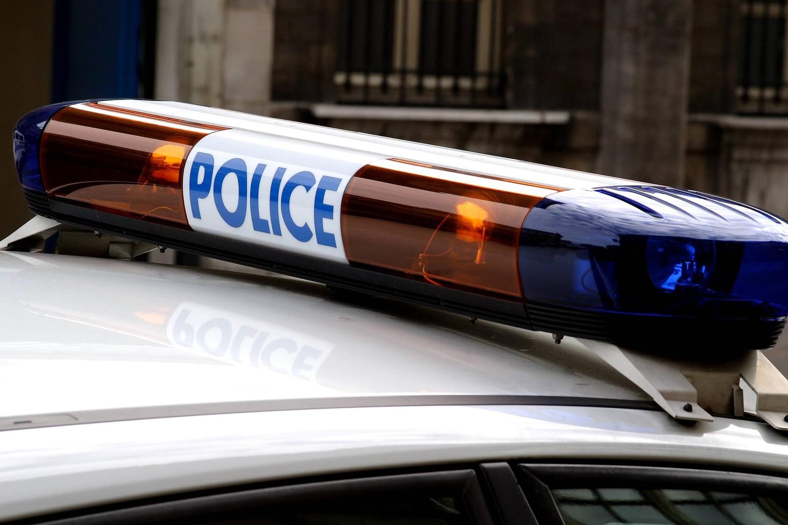 Polizei in Frankreich: Ein betrunkener Mann nannte einen bizarren Grund, um die Ausgangssperre zu unterbrechen. (Symbolbild)