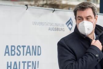 Markus Söder (CSU): Bayerns Ministerpräsident fordert, dass der Verfassungsschutz ein Auge auf die "Querdenker"-Bewegung behält.