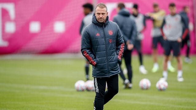 Bayern-Trainer Hansi Flick trifft mit seinem Team in der Champions League auf RB Salzburg. Bayern-Trainer Hansi Flick trifft mit seinem Team in der Champions League auf RB Salzburg.