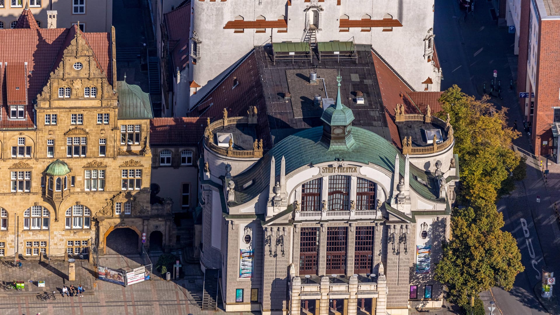 Das Stadttheater Bielefeld von oben (Symbolbild): Die Bürger können sich in das Kulturentwicklungskonzept einbringen. Das Stadttheater Bielefeld von oben (Symbolbild): Die Bürger können sich in das Kulturentwicklungskonzept einbringen.