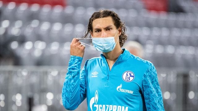 Ist mit Schalke in der Bundesliga weiter sieglos: Benjamin Stambouli. Ist mit Schalke in der Bundesliga weiter sieglos: Benjamin Stambouli.