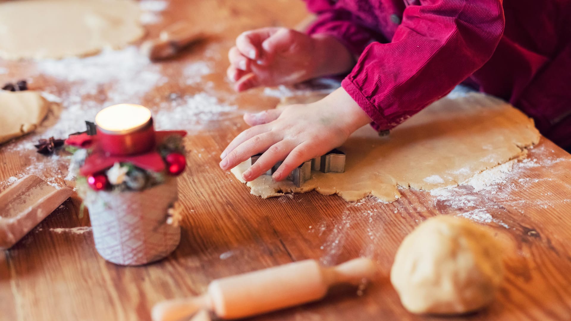 Plätzchenbacken: Salmonellen können für Kinder, Schwangere und ältere und immungeschwächte Menschen gefährlich werden.