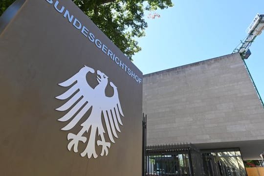 Rassistische Äußerungen können ein Grund für eine außergewöhnliche Kündigung sein.