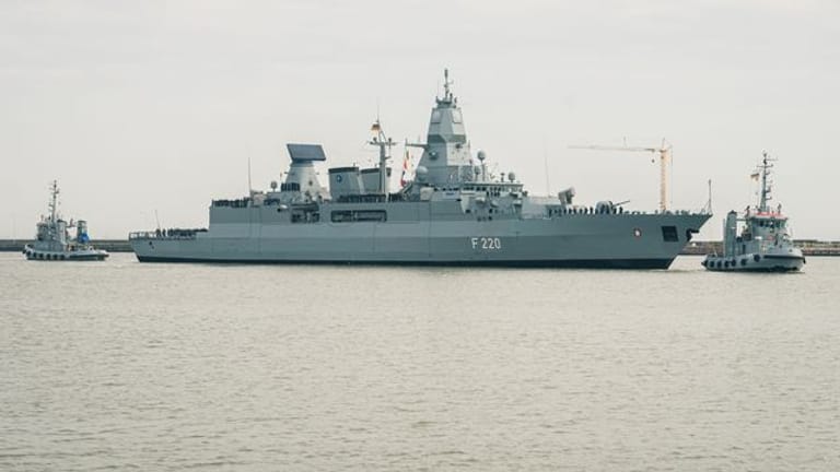 Die Fregatte "Hamburg" kehrt nach dem Einsatz im Mittelmeer wieder in den Heimathafen zum Marinestützpunkt Wilhelmshaven zurück.