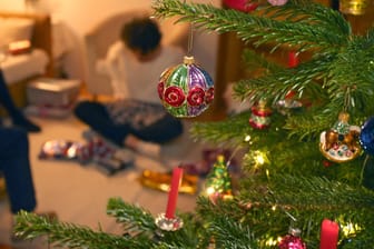 Am Mittwoch beraten Bund und Länder über Corona-Maßnahmen für Dezember: Es sind weitere Verschärfungen und ein Vorziehen der Weihnachtsferien geplant.