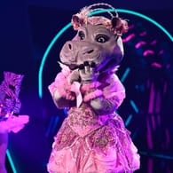 "The Masked Singer": Wer steckt im Nilpferd-Kostüm?